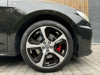 Audi A1 Sportback Audi A1 Sportback 30 TFSI S Line Automaat | Apple CarPlay | LED verlichting | Parkeersensoren achter | Rode remklauwen | Airconditioning | Cruise control | Lane assist | Half leer/stof - afbeelding nr 31