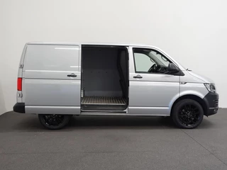 Volkswagen Transporter Volkswagen Transporter 102pk L1H1 Highline Navigatie 18