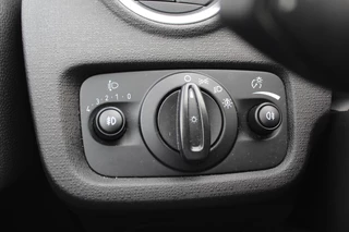 Ford Fiesta Ford Fiesta 1.0 EcoBoost ST Line / Navigatie / Parkeerhulp achter / 17'' / Xenon / DAB / Getint glas / Cruise Control - afbeelding nr 28