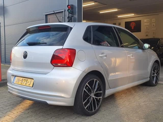 Volkswagen Polo Volkswagen Polo 1.0 BlueMotion Connected Series - NAP / CARPLAY / DAB / P.SENSOREN V+A / LM-VELGEN '17 / EXTRA SET '15 / NWE APK ! - afbeelding nr 9