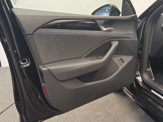 Volkswagen Passat Volkswagen Passat Variant 1.5 eHybrid 272pk DSG/AUT R-Line Wegklapbare trekhaak, Panoramadak, Leder - afbeelding nr 17