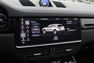 Porsche Cayenne Porsche Cayenne 3.0 E-Hybrid / Trekhaak / Panoramadak / 360Camera / Head-up / 21'' / Keyless / Bose / Sportchrono / Softclose / Stuurverwarming / Leder / Cruise Control - afbeelding nr 23