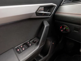 SEAT Ibiza SEAT Ibiza 1.0 TSI FR Business Intense (SCHUIFDAK, APPLE CARPLAY, GROOT NAVI, BEATS AUDIO, CAMERA, CLIMATE, SPORTSTOELEN, LED KOPLAMPEN, GETINT GLAS, CRUISE, MODE KNOP, NIEUWSTAAT) - afbeelding nr 25