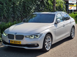 BMW 3 Serie 320i Luxury Edition Individual Schuifdak Apple CarPlay Virtual dash Camera LED NAP 2e eigenaar 320i Luxury Edition