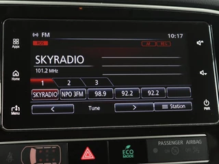 Mitsubishi Outlander Mitsubishi Outlander 2.4 PHEV Pure | Carplay | Trekhaak |  Leder/Alcantara | Keyless | Camera | Climate control | Cruise control - afbeelding nr 25