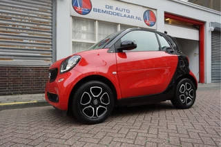 Smart Fortwo Verwarmd stuurwiel | Stoelverwarming |  Stoelverwarming | Cruise control | LED pakket | 15inch sportvelgen | Touchscreen Full Map Navigatie | BlueTooth interface | Mirrorlink/ Android Auto | Achteruitrijcamera | Parkeersensoren - afbeelding nr 27