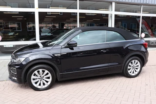 Volkswagen T-Roc Volkswagen T-Roc Cabrio 1.5 TSI R-Line Automaat. Eerste eigenaar, nieuwstaat! Trekhaak. - afbeelding nr 37