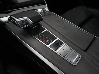 Audi A6 Audi A6 Avant 55 TFSI e quattro S edition Competition Panorama Navigatie Trekhaak Acc Memory Camera B&O 80 - afbeelding nr 42