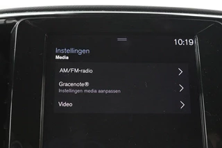 Volvo XC40 Volvo XC40 1.5 T3 R-Design | Stoel & stuurverwarming |  Trekhaak | Camera | Navigatie | Achterbankverwarming | Leder/Alcantara | Full LED - afbeelding nr 28