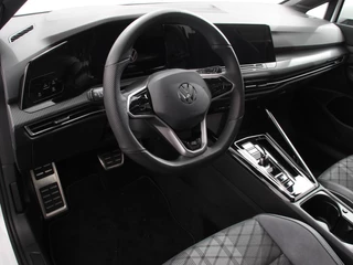 Volkswagen Golf Volkswagen Golf 1.5 eTSI 150pk DSG R-Line | Panorama dak | Navigatie | Apple Carplay/Android Auto | Climate Control | Camera | Dab | Extra Getint Glas | Adaptive Cruise Control | Virtual Cockpit | Lichtmetalen Velgen - afbeelding nr 2