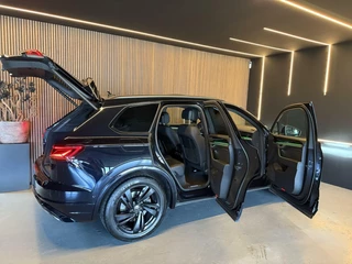 Volkswagen Touareg Volkswagen Touareg 3.0 TSi 4MOTION R PANO 360 462pk - afbeelding nr 12