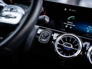 Mercedes-Benz A-Klasse Mercedes A-klasse A250 Premium AMG|PANO|BURMESTER|SFEERVERL. - afbeelding nr 29