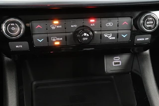 Jeep Compass Jeep Compass 4xe 240 Plug-in Hybrid Electric S | Leder |  Stoel & stuurverwarming | Adaptive cruise | Carplay | Camera | Navigatie | Keyless - afbeelding nr 27