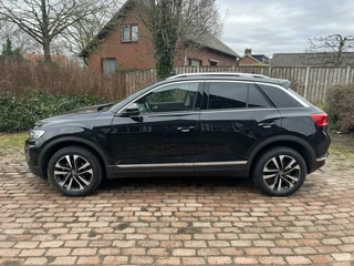 Volkswagen T-Roc Volkswagen T-Roc 1.5 TSI Sport Pano| Navi+BT| CARPLAY - afbeelding nr 2