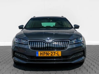 Škoda Superb Skoda Superb Combi 1.4 TSI iV 218pk Laurin & Klement | Leder | Panoramadak | 360 Camera | Trekhaak - afbeelding nr 28