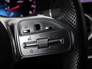 Mercedes-Benz C-Klasse Mercedes-Benz C-klasse 180 Business Solution AMG | Stoelverwarming |  360 Camera | Trekhaak | Digital Cockpit | Leder/Alcantara | Full LED | Navigatie | Park Assist - afbeelding nr 17