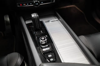 Volvo XC60 Volvo XC60 2.0 T8 AWD R-Design Lucht|Pano|Memory|Leder|Dodehoeksdetectie|Camera - afbeelding nr 42