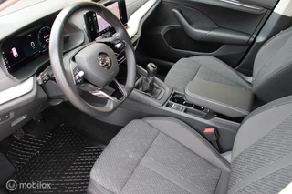 Škoda Octavia Skoda Octavia Combi 1.0 TSI Business Edition Plus, Stuur + stoel verwarming, Memory seats, Digitaal dashboard, Elektrische kofferbak, Head up display, Dodehoek detectie, Clima, App connect, Cruise, Navi. - afbeelding nr 9