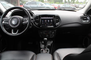 Jeep Compass Jeep Compass 1.4 MultiAir Limited 4x4 / Trekhaak / Camera / Half leder / Navigatie / Keyless / 17'' / Stuurverwarming / DAB / Stoelverwarming / Cruise Control - afbeelding nr 2