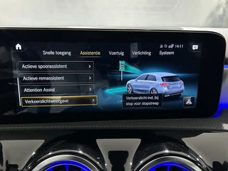 Mercedes-Benz A-Klasse Mercedes-Benz A-Klasse 250e AMG// Panoramadak // Memory // MultiBeam LED // Keyless // Magno Grijs // Augmented - afbeelding nr 26