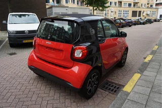 Smart Fortwo Verwarmd stuurwiel | Stoelverwarming | Cruise control | LED pakket | 15inch sportvelgen | Touchscreen Full Map Navigatie | BlueTooth interface | Mirrorlink/ Android Auto | Achteruitrijcamera | Parkeersensoren | - afbeelding nr 30