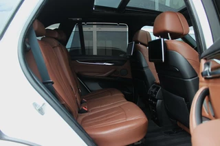 BMW X5 ➡️ BMW X5 xDrive50i F15 High Executive 7p M-sport | M-pakket | 2e eigenaar | Dakraam | Head-up | 20 inch | LED | Camera | 449 pk | 7 persoons | Harman-kardon | Keyless go/entry - afbeelding nr 15