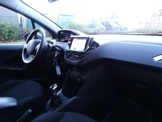 Peugeot 208 Peugeot 208 1.2 PureTech Signature Carplay/Cruise/PDC/Airco - afbeelding nr 27