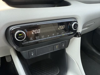 Toyota Yaris Toyota Yaris 1.5 Hyb. Executive HUD Leder Navi Trekhaak - afbeelding nr 17