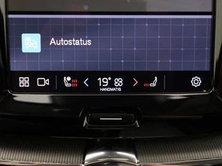Volvo XC60 Volvo XC60 T6 PLUG-IN HYBRID LONG RANGE ESSENTIAL EDITION SCHUIFDAK ACC BLI - afbeelding nr 20
