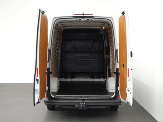 Volkswagen Crafter Volkswagen Crafter 30 2.0 TDI L3H3 Highline 177PK Automaat Airco Navi  Camera Trekhaak - afbeelding nr 3
