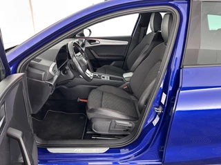 SEAT Leon SEAT Leon Sportstourer 1.5 eTSI FR Launch Edition Aut. *FULL-LED | DIGI-COCKPIT | NAVI-FULLMAP | LEATHER-MICROFIBRE | CARPLAY | KEYLESS | SHIFT-PADDLES | SPORT-SEATS | HEATED-SEATS | AMBIENT-LIGHT | CAMERA | ECC | PDC | CRUISE | TOWBAR | 17' - afbeelding nr 8