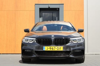 BMW 5 Serie BMW 5-serie 520i High Executive M-Sport | Schuifdak | H&K | Trekhaak - afbeelding nr 13