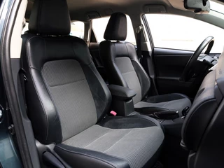 Toyota Auris Toyota Auris Touring Sports 1.8 Hybrid Executive | Half Leder | Park-Assist | LED Koplampen - afbeelding nr 11
