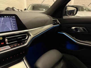 BMW 3 Serie BMW 3 Serie Touring 330e M-Sport DRAVITGRAU PANO/LASER/HEAD-UP/ADAPTIVE M-ONDERSTEL/KEYLESS/19
