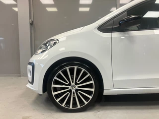 Volkswagen up! Volkswagen UP! High Up! 75PK !!| Black pakket | Climate control | Cruise control | Parkpilot| 17