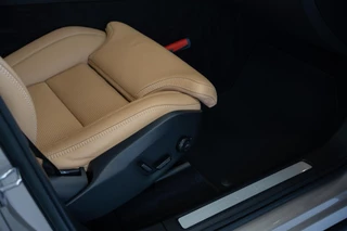 Volvo XC60 Volvo XC60 2.0 T8|455PK AWD|Org NL|1ste Eig|Ultimate Bright|Luchtv.|Bowers & Wilkins|Trekhaak|Head-Up|Pano|Crystal|Dealer Onderhouden - afbeelding nr 29