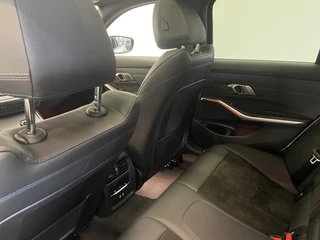 BMW 3 Serie BMW 3-serie Touring 320e M-Sport Aut-8 Panoramadak Adaptive M-Technic Chassis LED Navi Cruise Control PDC VA 19