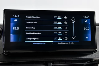 Peugeot 5008 | Dig. Cockpit | Adapt. Cruise | Stoelverw. | PDC | Camera | NAV + App. Connect | ECC | Elek. Klep | LM 19