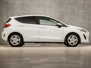 Ford Fiesta Ford Fiesta 1.1 Sport (APPLE CARPLAY, GROOT NAVI, GETINT GLAS, PARKEERSENSOREN, SPORTSTOELEN, CRUISE, LANE ASSIST, DAB+, NIEUWSTAAT) - afbeelding nr 4