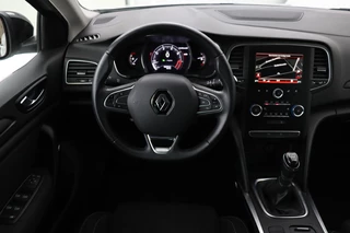Renault Mégane Renault Mégane 1.3 TCe Limited | Carplay | Keyless | Navigatie |  Climate control | Parkeerhulp | Cruise control | DAB | Bluetooth - afbeelding nr 3