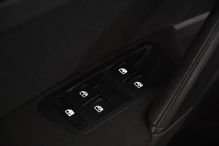 Volkswagen Golf Volkswagen Golf 1.0 TSI Trendline *Navigatie*Carplay*Cruisecontrol* - afbeelding nr 16