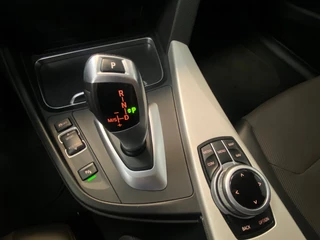 BMW 3 Serie BMW 3-serie Touring 318i Executive | LED | ELEKT ACHTERKLEP | NAVI | 18