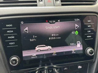 Škoda Octavia Skoda Octavia Combi 1.0 TSI Sport Navigatiesysteem | Trekhaak | Apple CarPlay | Climate control | Cruise control | Getint glas | Parkeersensoren achter - afbeelding nr 22