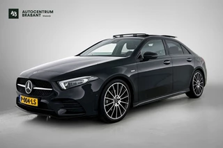 Mercedes-Benz A-Klasse 180 Business Solution AMG Night Upgrade Automaat (PANO, SFEERVERLICHTING, STOELVERWARMING, CAMERA, 1e EIG)