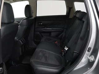 Mitsubishi Outlander Mitsubishi Outlander 2.4 PHEV Pure | Carplay | Trekhaak |  Leder/Alcantara | Keyless | Camera | Climate control | Cruise control - afbeelding nr 6