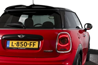 MINI Cooper MINI Cooper 1.5 135 PK Chili - JCW Trim | Cruise | Stoel-+Voorruitverw. | PDC | NAV | ECC | LM 17