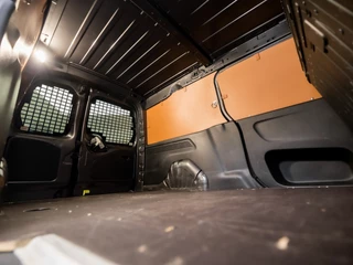 Citroën Berlingo Automaat (MARGE, GROOT NAVI, APPLE CARPLAY, CRUISE, AIRCO, ELEK PAKKET, ARMSTEUN, SPORTSTOELEN, PARKEERSENSOREN, STUURWIEL MULTIFUNCTIONEEL, NIEUWE APK, NIEUWSTAAT) - afbeelding nr 23