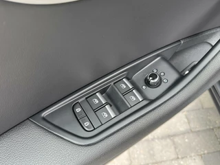 Audi A4 Audi A4 Avant 35 TFSI S edition Automaat | Panoramadak | LED | Sportstoelen | Stoelverwarming | Extra getint glas | 20 inch lichtmetalen velgen | Apple CarPlay | Climate control | Parkeersensoren voor en achter - afbeelding nr 4