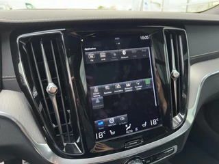 Volvo V60 Volvo V60 2.0 T6 PHEV AWD Plus Dark|PANO|TREK|H&K|PILOT|CARPLAY - afbeelding nr 36