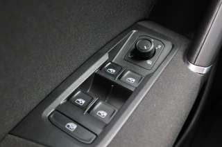 Volkswagen Touran Climate, ACC, Stoelverwarming, Elektrische Achterklep, Trekhaak, 18'' - afbeelding nr 33